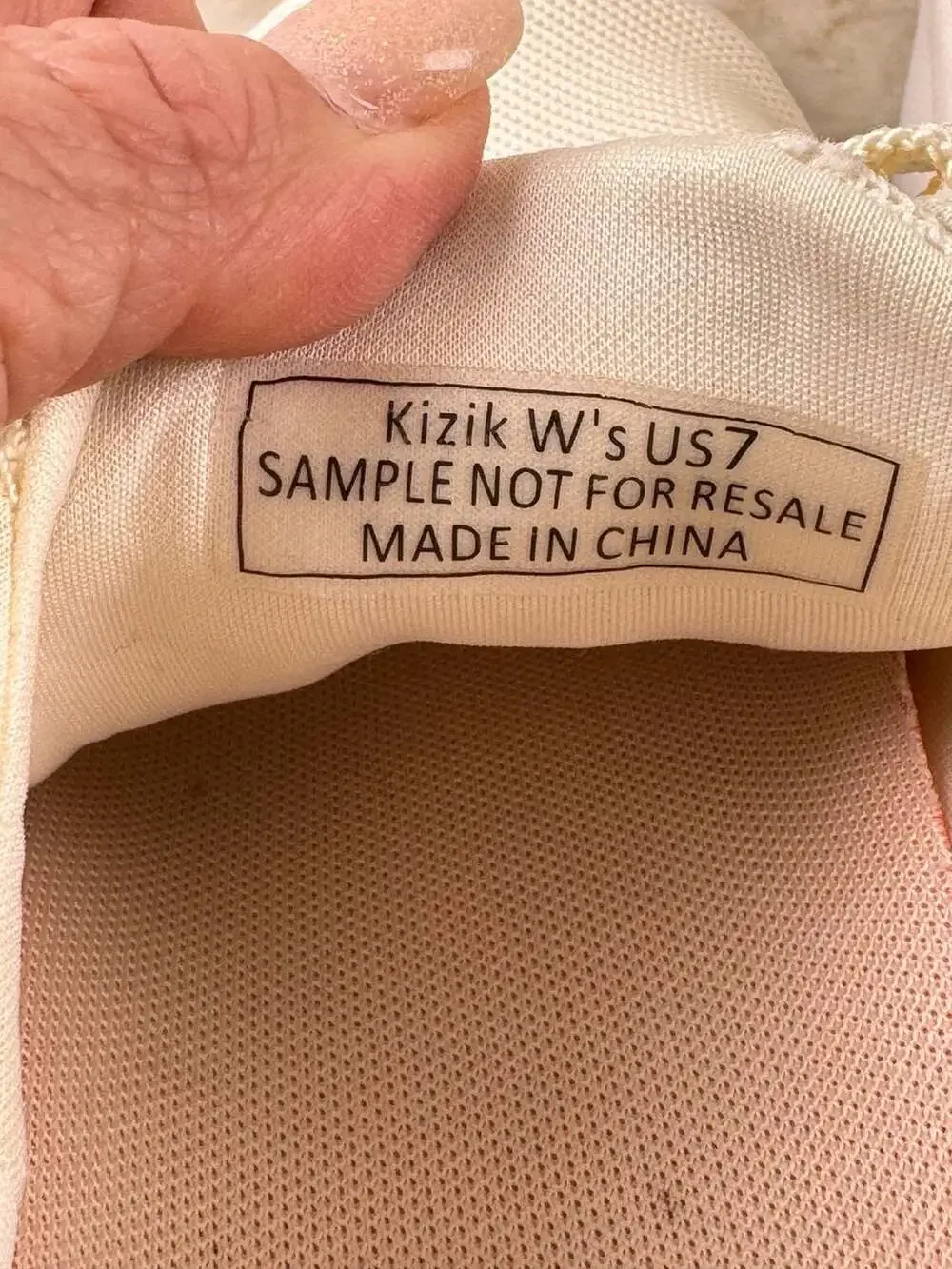 Kizik Cream Knit Hands Free Sneakers Women’s 7